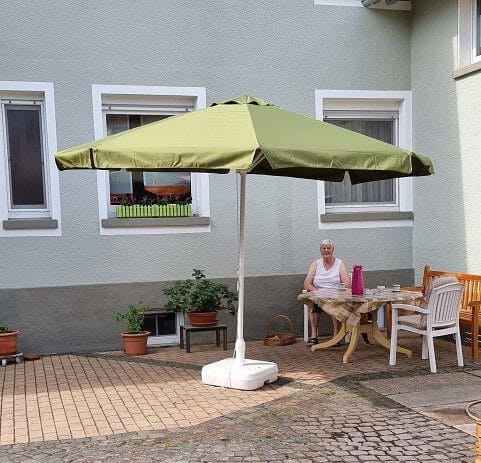 Parasoldoek : Sonnenschirmbezug : teloombrellone : tela sombrilla : telo ombrelonne : toile parasolUwe-2022-2-e1652725758474